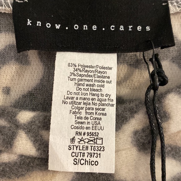 know.one.cares NWT Fleece Gray/Cream Leopard Sweatshirt Sz: Small - Picture 4 of 8